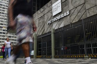petrobras-reajusta-preco-do-querosene-de-aviacao-em-55%