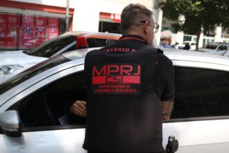 pms-do-rio-sao-denunciados-por-desviar-armas-apreendidas-em-operacoes
