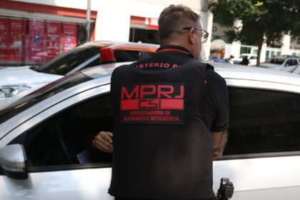pms-do-rio-sao-denunciados-por-desviar-armas-apreendidas-em-operacoes