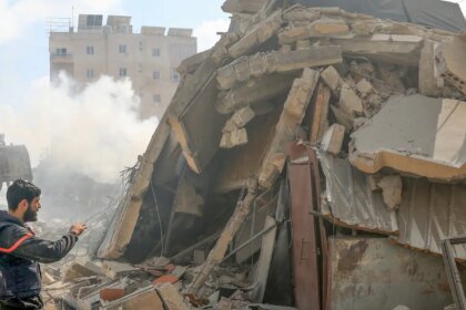 israel-mantem-bombardeios-no-libano-apos-cessar-fogo