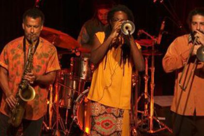 cena-musical-exibe-show-que-celebra-dez-anos-da-banda-afrojazz