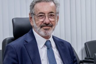 novo-ministro-do-desenvolvimento-apoia-jornada-de-40-horas