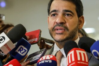 parecer-da-indicacao-de-jorge-messias-ao-stf-e-lido-na-ccj-do-senado