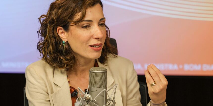 mulheres-agregam-diversidade-na-mesa-do-trabalhador,-diz-ministra
