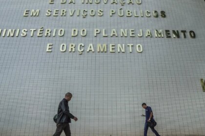 gasto-com-pessoal-e-beneficios-fiscais-terao-limite-a-partir-de-2027