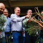 para-fortalecer-cadeia-produtiva-da-laranja,-riedel-participa-de-remocao-simbolica-de-murtas-na-expogrande