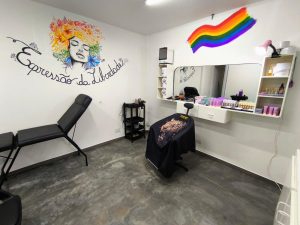 instituto-penal-de-campo-grande-ganha-salao-de-beleza-para-capacitacao-de-populacao-lgbtqiapn+-privada-de-liberdade