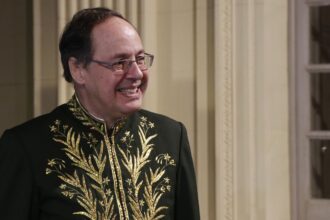 hiperglobalizacao-esta-em-crise,-diz-economista-eduardo-giannetti