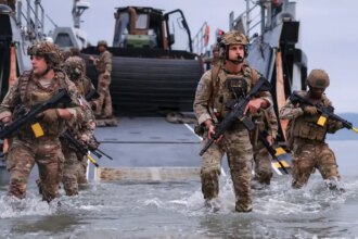marinhas-brasileira-e-francesa-fazem-exercicio-na-costa-do-rio