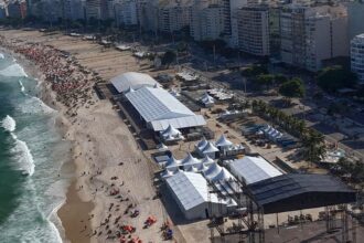 marinha-alerta-para-mar-com-ressaca-e-ondas-de-3-metros-na-orla-do-rio