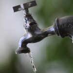 egua-cai-em-adutora-e-afeta-abastecimento-em-300-bairros-de-bh