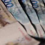renda-media-das-familias-chega-a-r$-2.264-e-e-recorde-em-2025