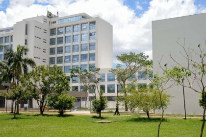 pm-desocupa-estudantes-da-reitoria-da-usp