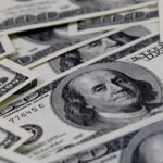 dolar-cai-para-r$-4,98,-e-bolsa-sobe-em-dia-de-alivio