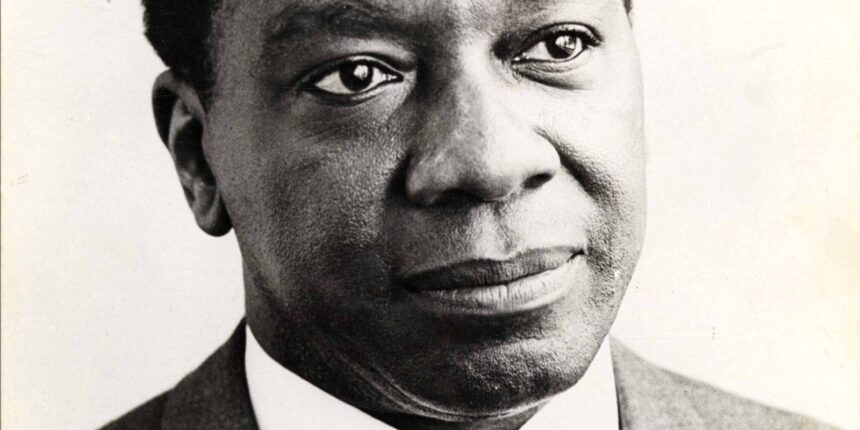 com-milton-santos,-fliaraxa-coloca-a-literatura-no-centro-do-mundo