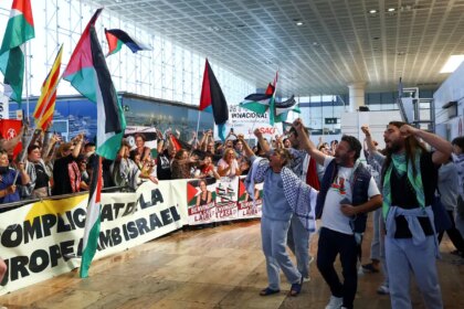 manifestantes-condenam-tratamento-policial-a-ativistas-da-flotilha