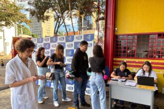 drive-thru-de-vacinacao-da-ses-supera-10-mil-doses-aplicadas-em-campo-grande