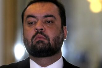 castro-desiste-de-candidatura-ao-senado-apos-ser-alvo-de-acoes-da-pf