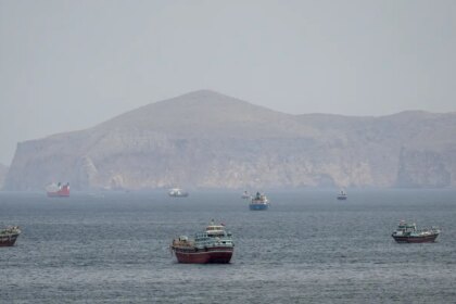 petroleiro-e-atingido-em-ormuz-em-meio-a-ataques-entre-ira-e-eua