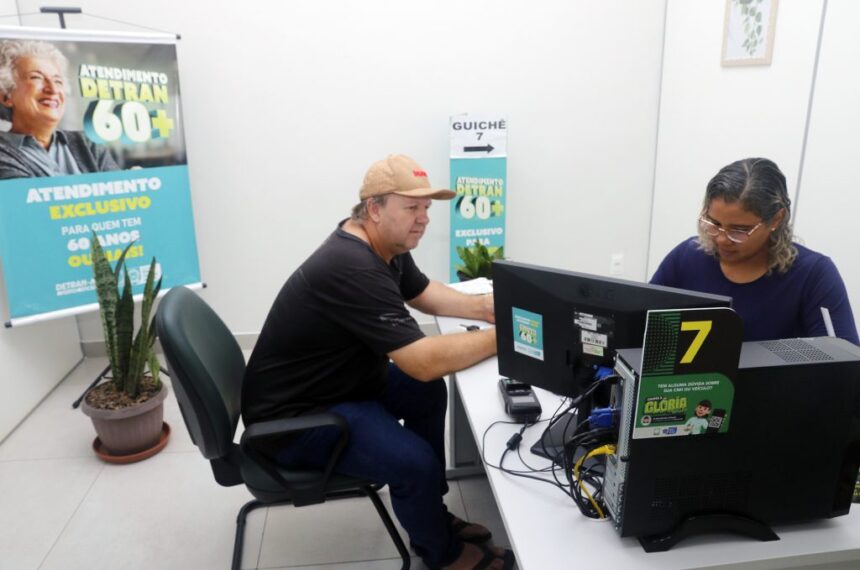 guiche-60+-aproxima-pessoas-idosas-do-mundo-digital-e-garante-acesso-aos-servicos-do-detran-ms