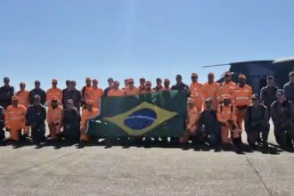 quarto-voo-brasileiro-para-venezuela-decola-com-bombeiros-e-donativos