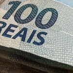 dolar-cai-para-r$-5,07,-menor-nivel-em-um-mes;-bolsa-fica-estavel
