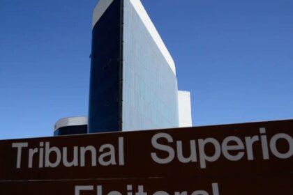 tse-determina-remocao-de-video-que-associa-lula-ao-pcc-e-ao-cv