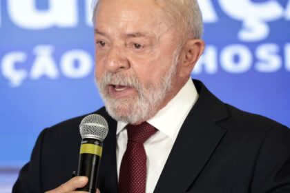 lula-liga-para-trump-e-diz-que-alegacoes-para-tarifaco-sao-infundadas